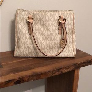 Michael Kors purse